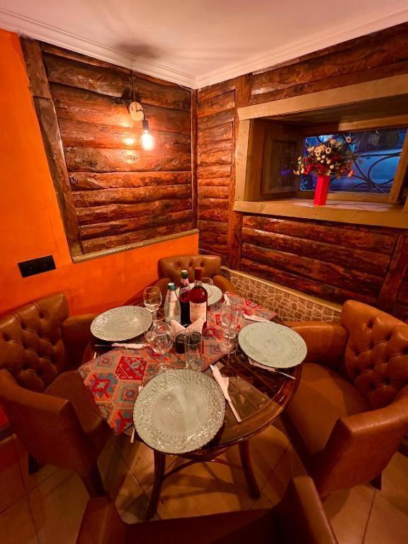 Eco Rooms Батуми Екстериор снимка
